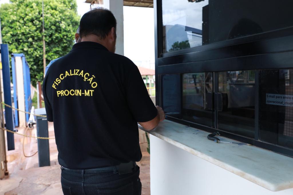 Procons de Mato Grosso monitoram elevação do preço dos combustíveis no Estado - Procon notifica distribuidoras de combustível